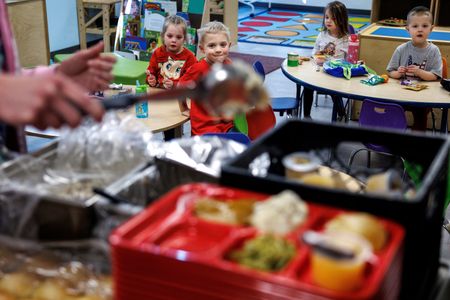 tagreuters.com2025binary_LYNXNPEL2S0BZ-VIEWIMAGE