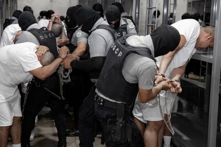 tagreuters.com2025binary_LYNXNPEL301ZD-VIEWIMAGE