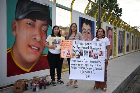 tagreuters.com2025binary_LYNXNPEL3020C-VIEWIMAGE