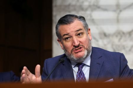 tagreuters.com2025binary_LYNXNPEL310PV-VIEWIMAGE