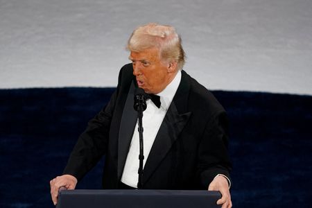 tagreuters.com2025binary_LYNXNPEL3818Q-VIEWIMAGE