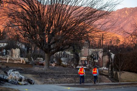 tagreuters.com2025binary_LYNXNPEL38197-VIEWIMAGE