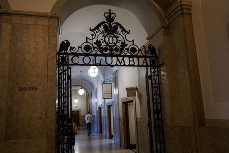 tagreuters.com2025binary_LYNXNPEL39153-VIEWIMAGE