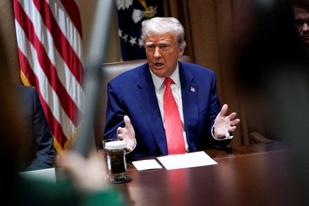 tagreuters.com2025binary_LYNXNPEL3A0XA-VIEWIMAGE