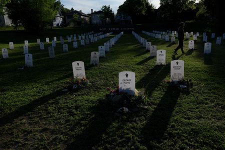 tagreuters.com2025binary_LYNXNPEL4O03B-VIEWIMAGE