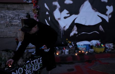 tagreuters.com2025binary_LYNXNPEL4O03D-VIEWIMAGE