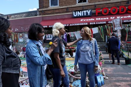 tagreuters.com2025binary_LYNXNPEL4O043-VIEWIMAGE