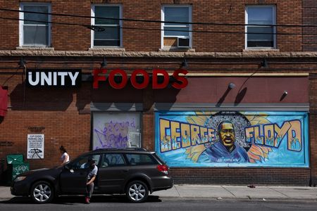 tagreuters.com2025binary_LYNXNPEL4O044-VIEWIMAGE