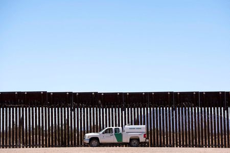 tagreuters.com2025binary_LYNXNPEL4S0BU-VIEWIMAGE