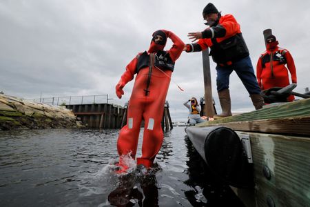 tagreuters.com2025binary_LYNXNPEL4U02R-VIEWIMAGE