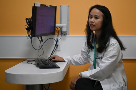 tagreuters.com2025binary_LYNXNPEL520EH-VIEWIMAGE