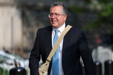 tagreuters.com2025binary_LYNXNPEL520RI-VIEWIMAGE