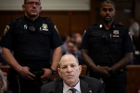 tagreuters.com2025binary_LYNXNPEL520RT-VIEWIMAGE