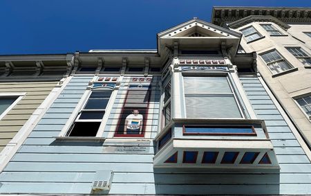 tagreuters.com2025binary_LYNXNPEL5300U-VIEWIMAGE