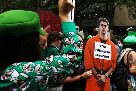 tagreuters.com2025binary_LYNXNPEL8F0NL-VIEWIMAGE