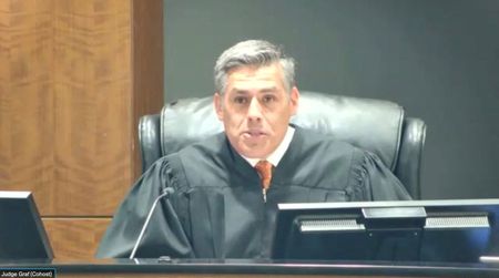 tagreuters.com2025binary_LYNXNPEL8F11R-VIEWIMAGE