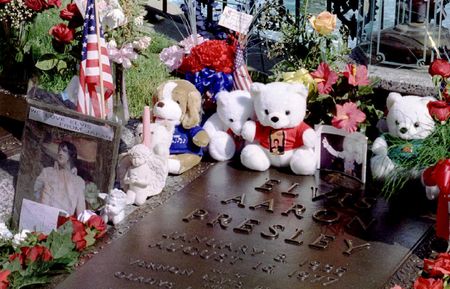 tagreuters.com2025binary_LYNXNPEL8N0XR-VIEWIMAGE