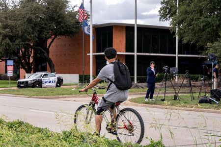 tagreuters.com2025binary_LYNXNPEL8O01P-VIEWIMAGE