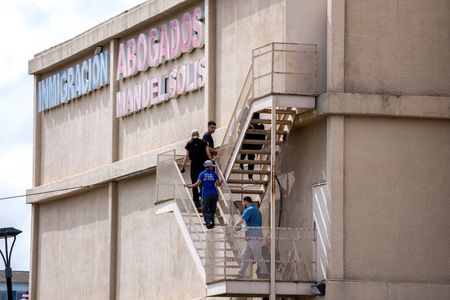 tagreuters.com2025binary_LYNXNPEL8O0XG-VIEWIMAGE