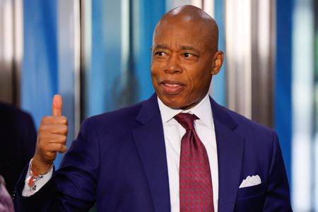 tagreuters.com2025binary_LYNXNPEL8R097-VIEWIMAGE