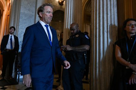 tagreuters.com2025binary_LYNXNPEL901ZT-VIEWIMAGE