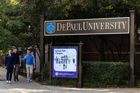 tagreuters.com2025binary_LYNXNPEL910T2-VIEWIMAGE