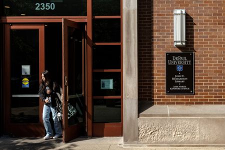 tagreuters.com2025binary_LYNXNPEL910T5-VIEWIMAGE