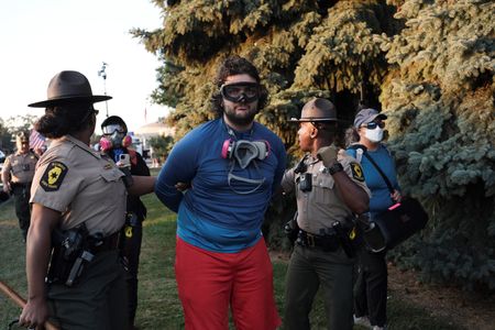 tagreuters.com2025binary_LYNXNPEL920TV-VIEWIMAGE