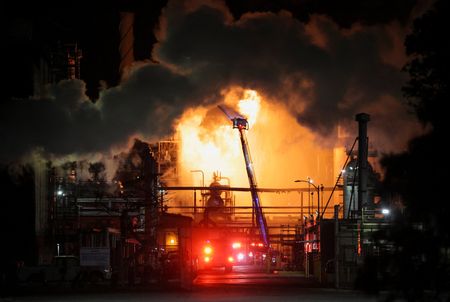 tagreuters.com2025binary_LYNXNPEL930DU-VIEWIMAGE