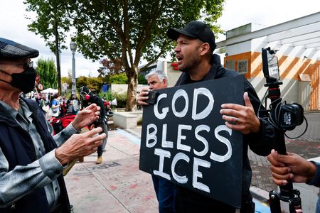 tagreuters.com2025binary_LYNXNPEL9404T-VIEWIMAGE