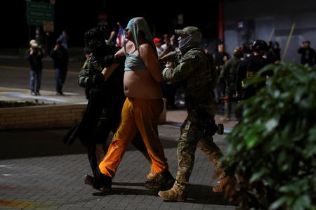 tagreuters.com2025binary_LYNXNPEL9504D-VIEWIMAGE