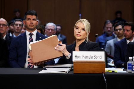 tagreuters.com2025binary_LYNXNPEL960LK-VIEWIMAGE