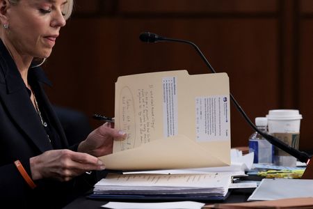 tagreuters.com2025binary_LYNXNPEL960M4-VIEWIMAGE