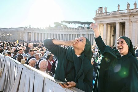 tagreuters.com2025binary_LYNXNPEL970DX-VIEWIMAGE