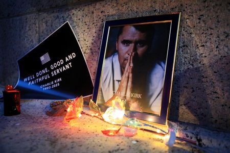 tagreuters.com2025binary_LYNXNPEL9D0QX-VIEWIMAGE