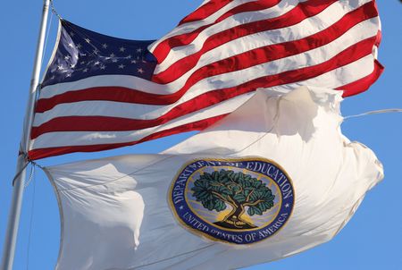 tagreuters.com2025binary_LYNXNPEL9D12O-VIEWIMAGE