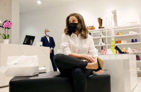 tagreuters.com2022binary_LYNXNPEI360HO-VIEWIMAGE