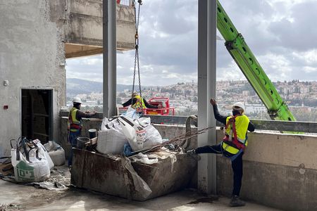 tagreuters.com2024binary_LYNXMPEK4Q0EV-VIEWIMAGE