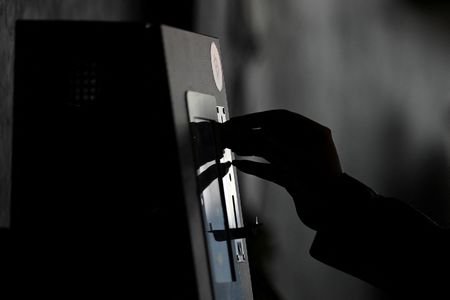 tagreuters.com2025binary_LYNXMPEL5Q0Q9-VIEWIMAGE