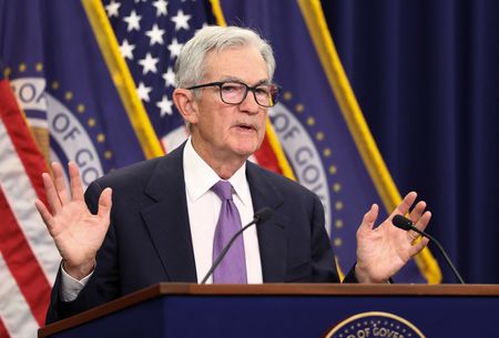 tagreuters.com2025binary_LYNXMPEL9S12M-VIEWIMAGE