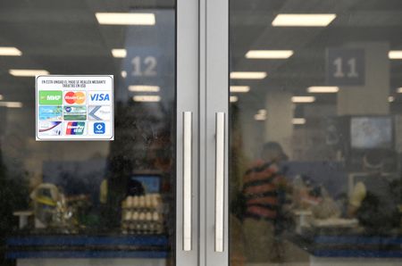 tagreuters.com2025binary_LYNXNPEL0N0HV-VIEWIMAGE