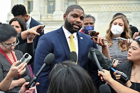 tagreuters.com2023binary_LYNXMPEJ030P7-VIEWIMAGE