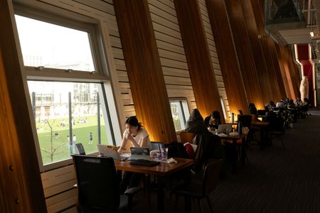 tagreuters.com2025binary_LYNXMPEL3E10N-VIEWIMAGE