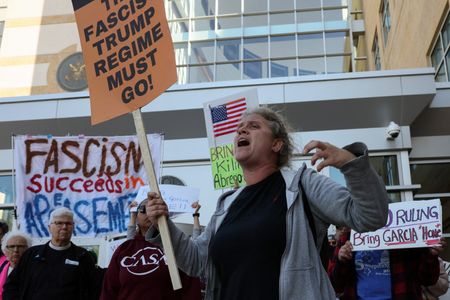 tagreuters.com2025binary_LYNXMPEL3E12U-VIEWIMAGE