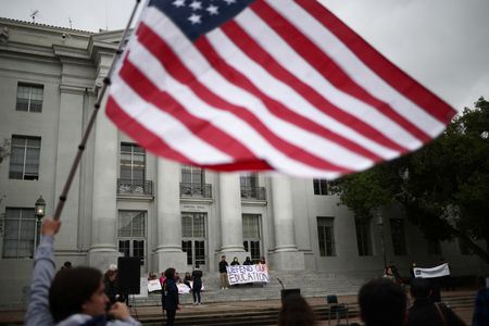 tagreuters.com2025binary_LYNXMPEL3G15X-VIEWIMAGE