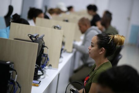 tagreuters.com2025binary_LYNXMPEL3O10G-VIEWIMAGE