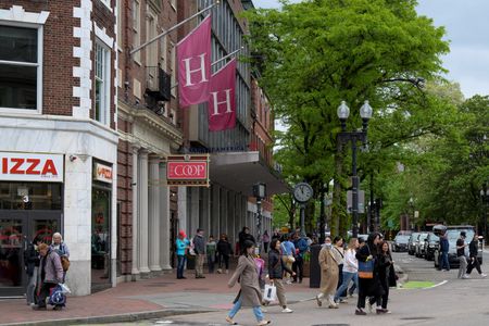 tagreuters.com2025binary_LYNXMPEL5J111-VIEWIMAGE