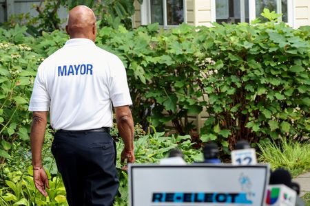 tagreuters.com2025binary_LYNXMPEL8501A-VIEWIMAGE