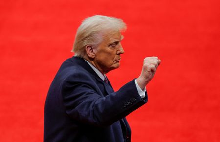 tagreuters.com2025binary_LYNXNPEL0K010-VIEWIMAGE