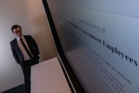 tagreuters.com2025binary_LYNXNPEL2O0RU-VIEWIMAGE